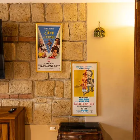 Alojamento de Acomodação e Pequeno-almoço Colonna Bed Nápoles