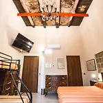 Couette-café Colonna Bed Naples
