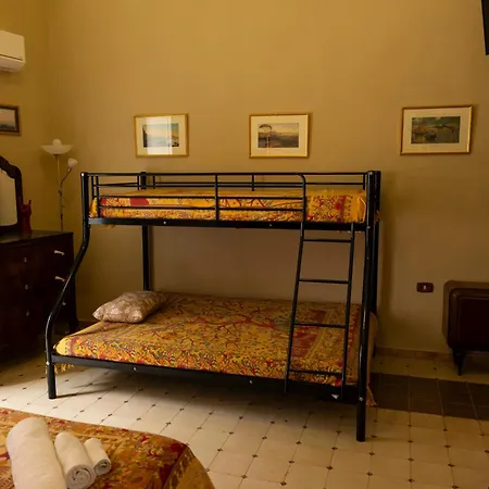 Colonna Bed Bed & Breakfast 3*