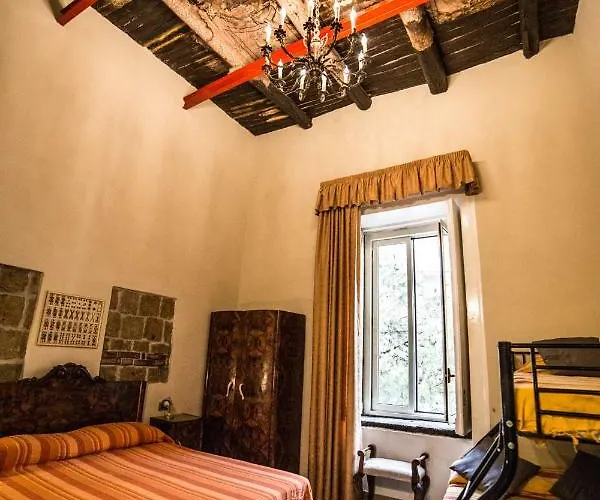 Colonna Bed Neapel