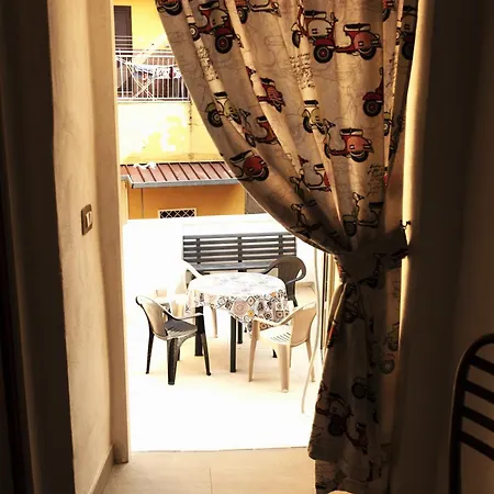 Nocleg ze śniadaniem Colonna Bed Neapol