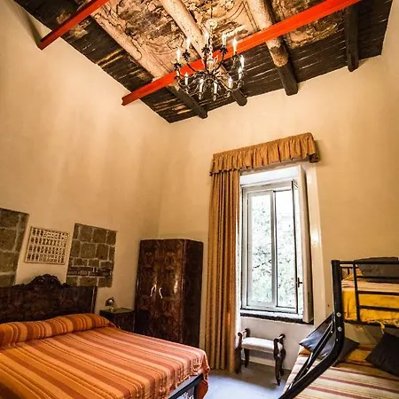 Colonna Bed Неаполь